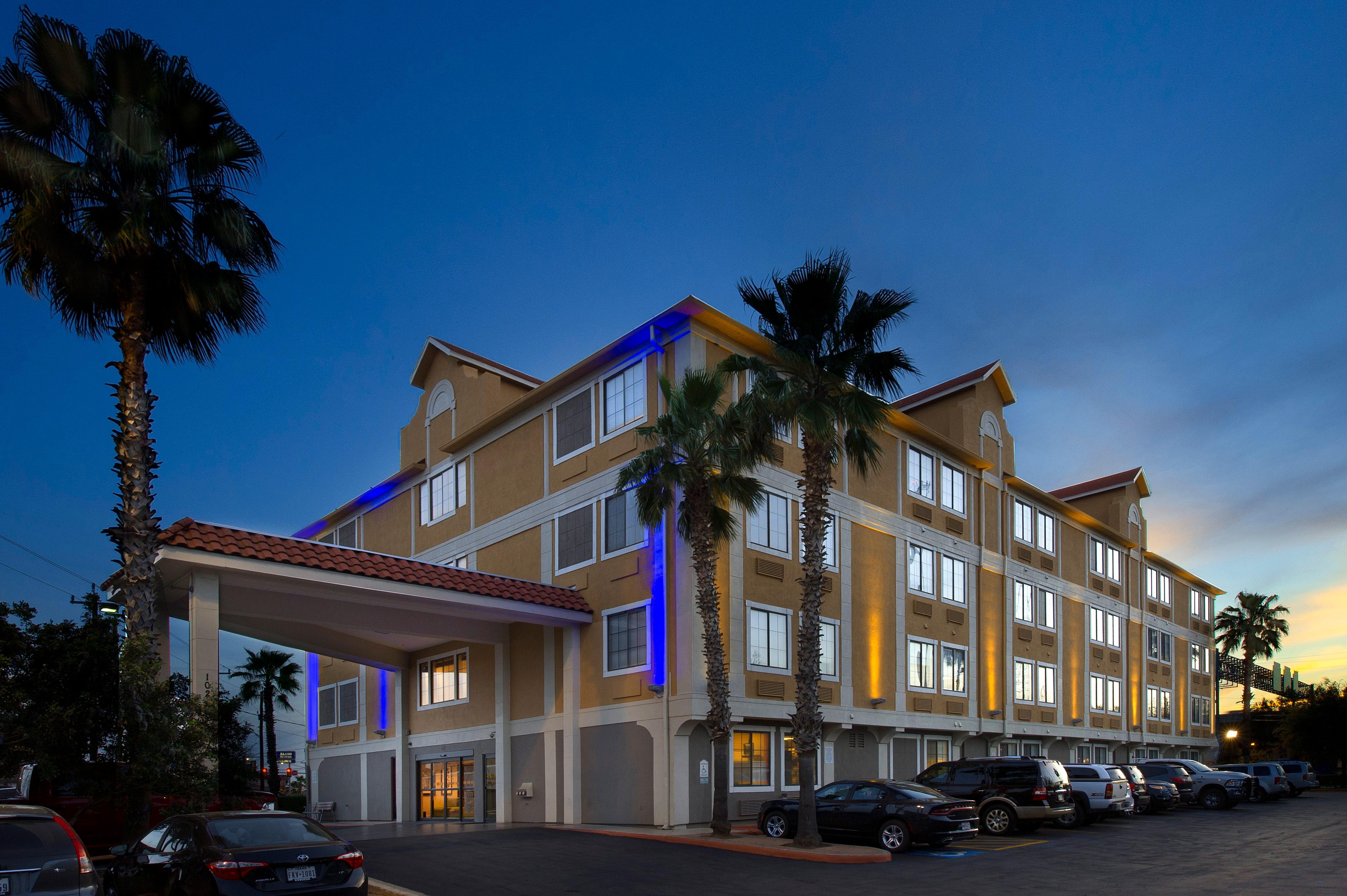 Holiday Inn Express & Suites San Antonio - Downtown Market Area By Ihg Bagian luar foto