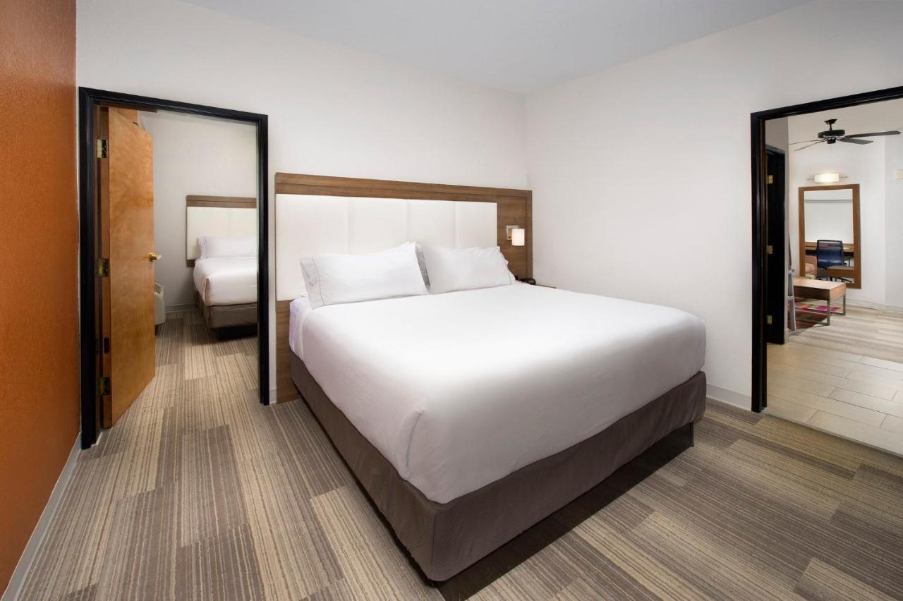 Holiday Inn Express & Suites San Antonio - Downtown Market Area By Ihg Bagian luar foto