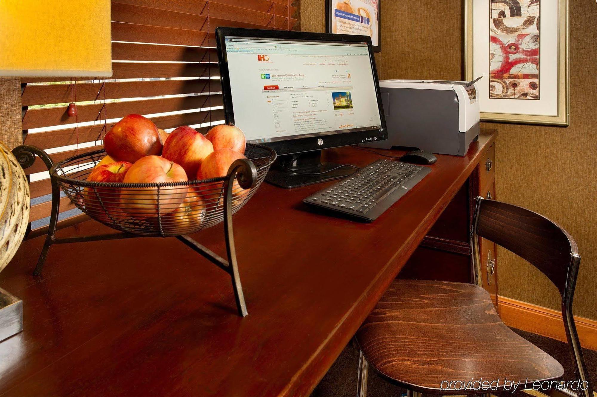 Holiday Inn Express & Suites San Antonio - Downtown Market Area By Ihg Bagian luar foto